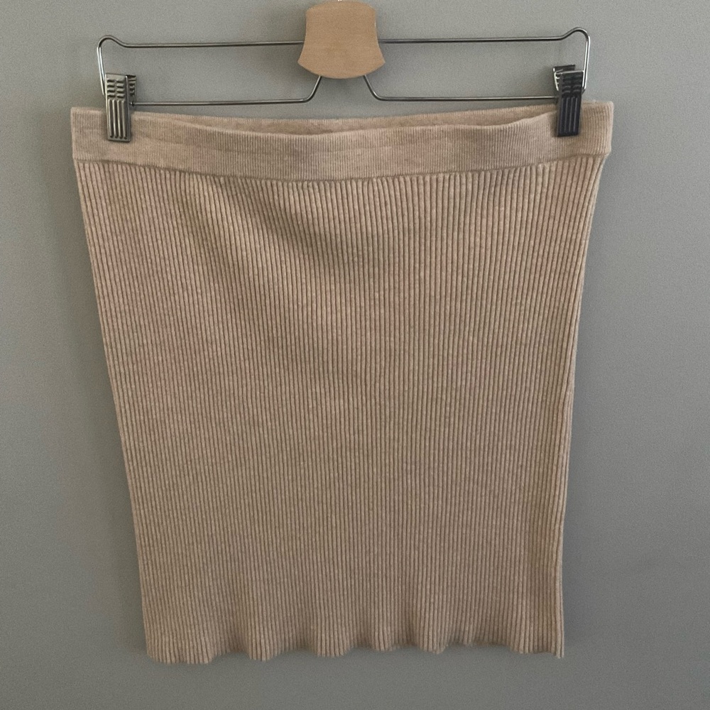 Old Navy Ribbed Knit Pencil Skirt
